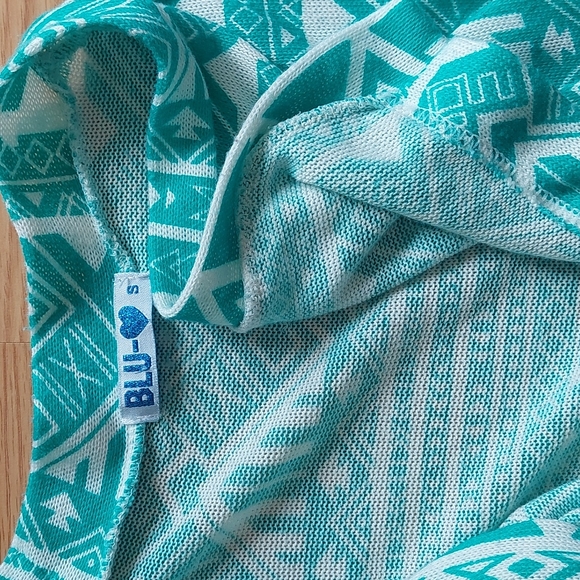 Ethnic print top - Picture 2 of 5